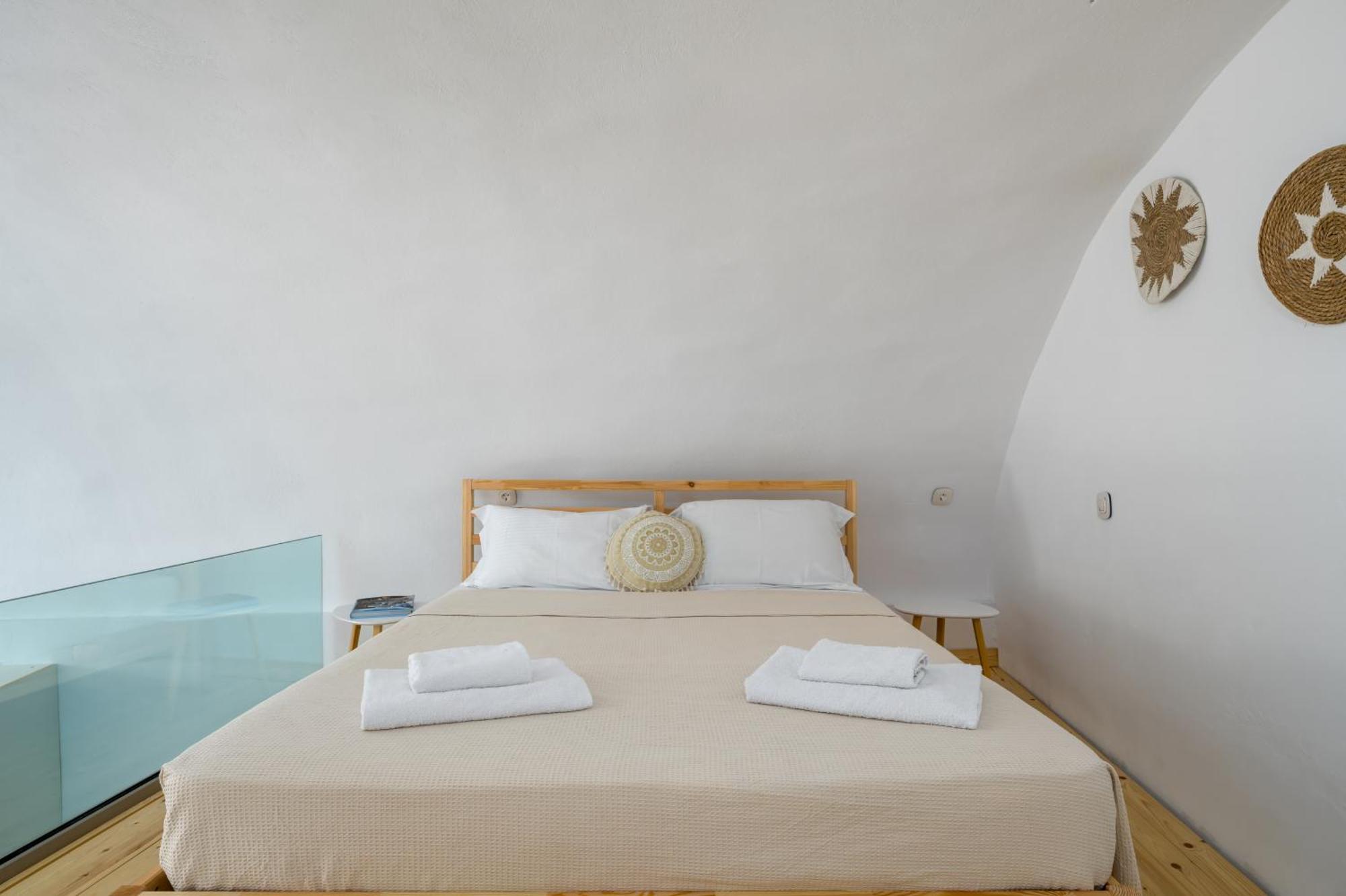 Angeleve Villa With Private Jacuzzi Fira  Dış mekan fotoğraf
